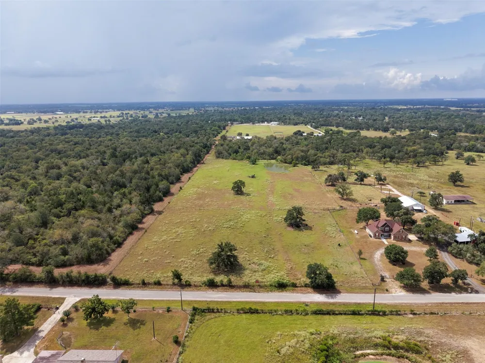 38021 Wiggins Road Hempstead, TX 77445