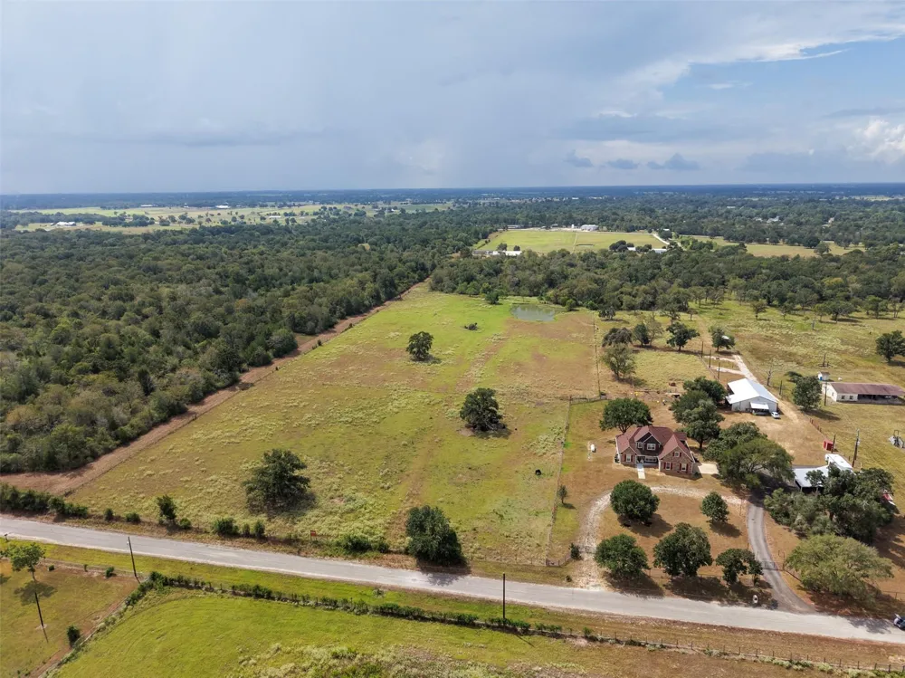 38021 Wiggins Road Hempstead, TX 77445