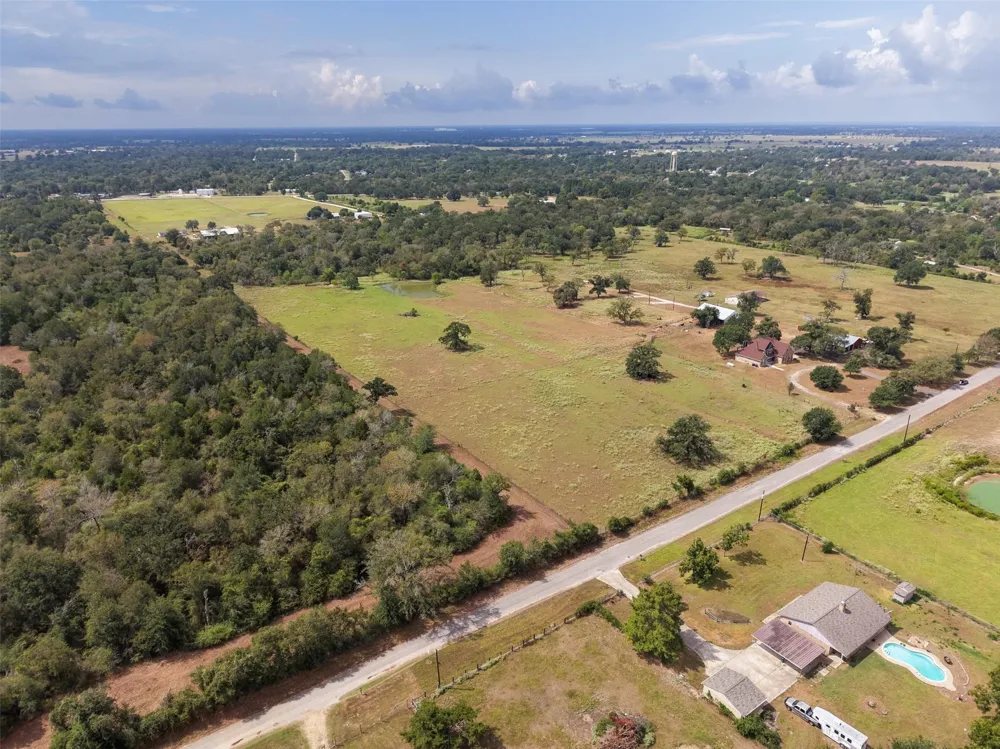 38021 Wiggins Road Hempstead, TX 77445