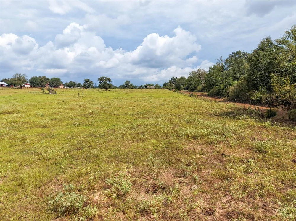 38021 Wiggins Road Hempstead, TX 77445