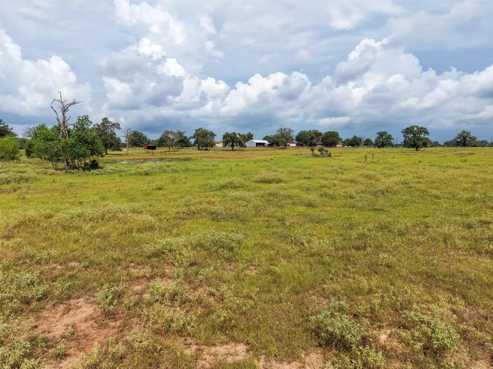38021 Wiggins Road Hempstead, TX 77445