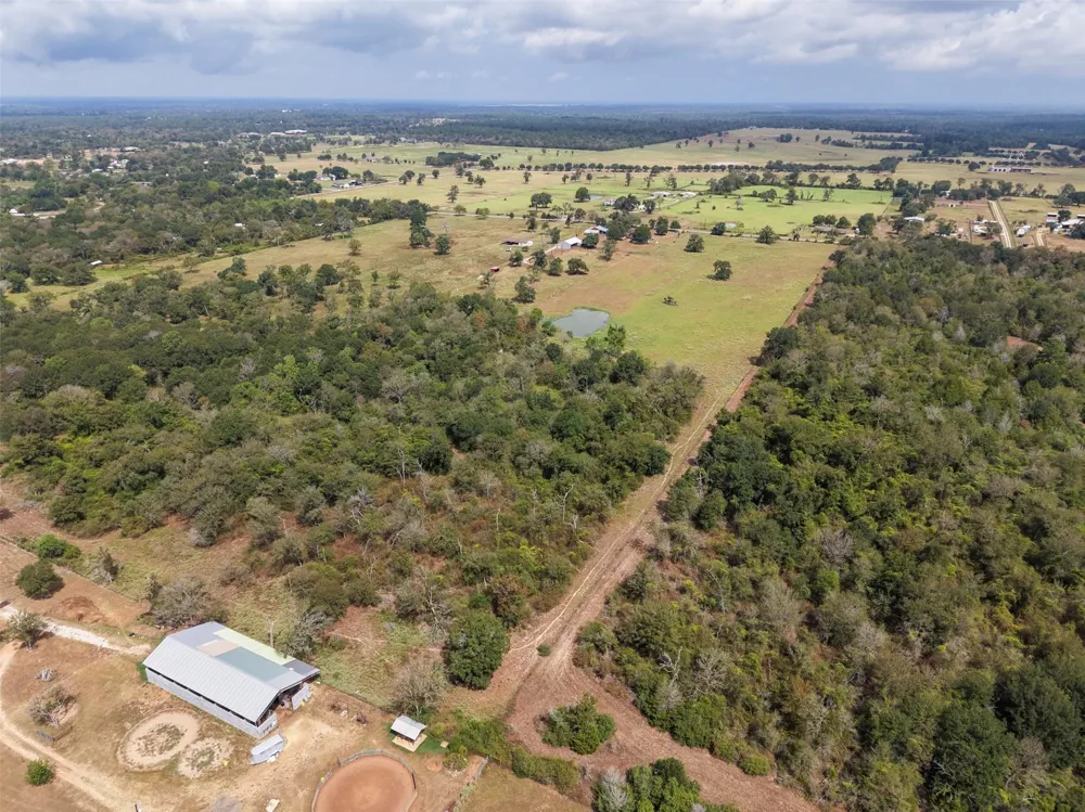 38021 Wiggins Road Hempstead, TX 77445