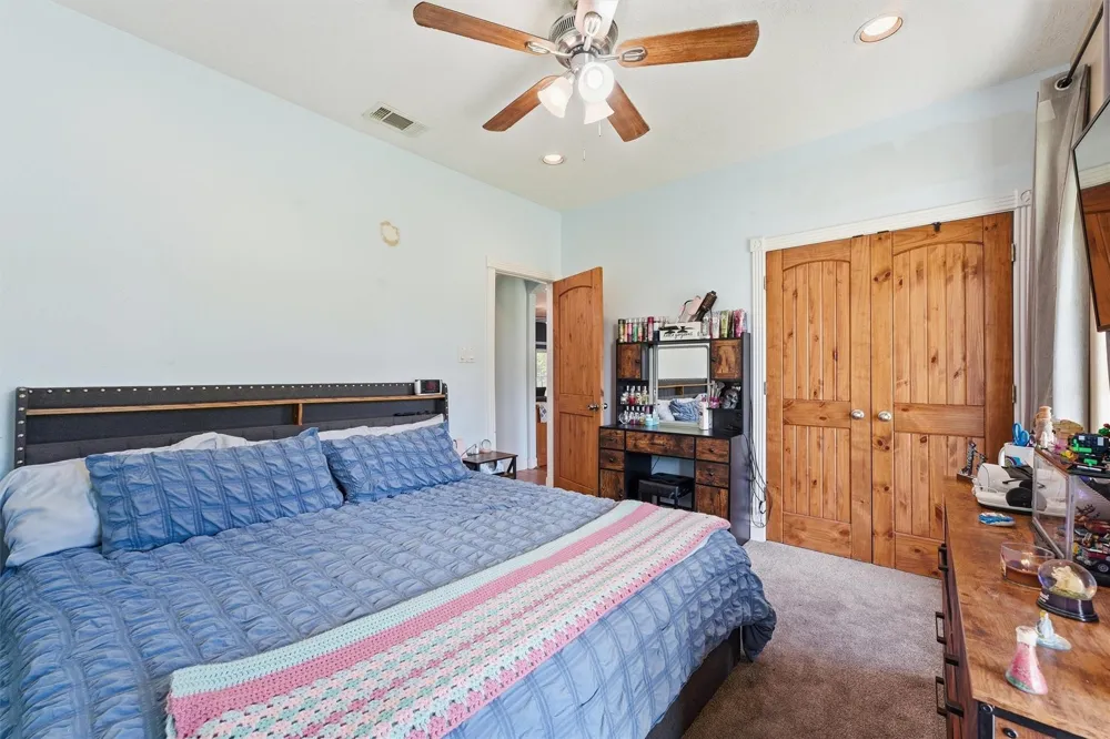 874 County Road 2222 Cleveland, TX 77327