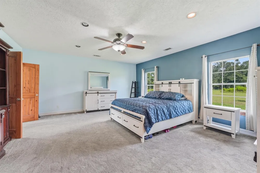 874 County Road 2222 Cleveland, TX 77327