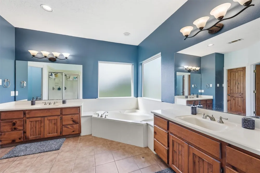 874 County Road 2222 Cleveland, TX 77327