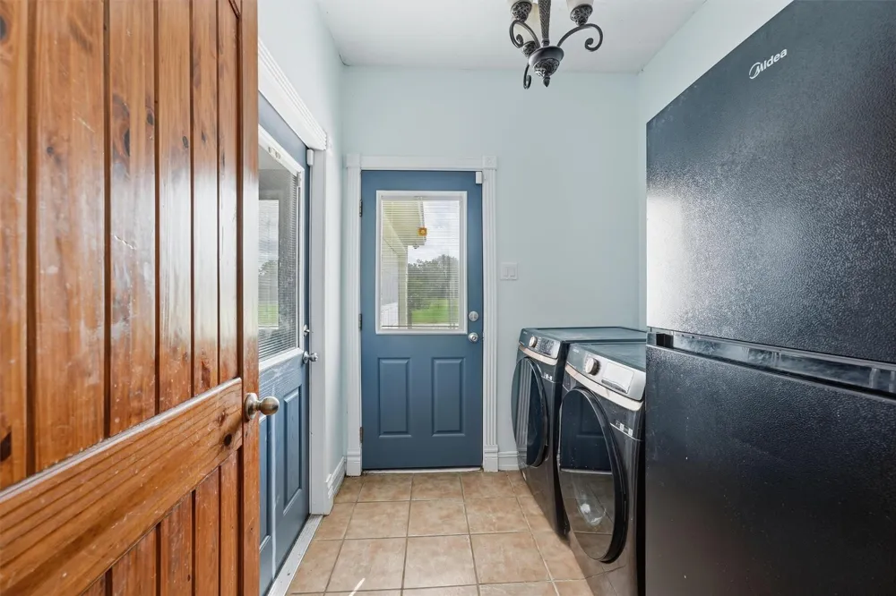 874 County Road 2222 Cleveland, TX 77327