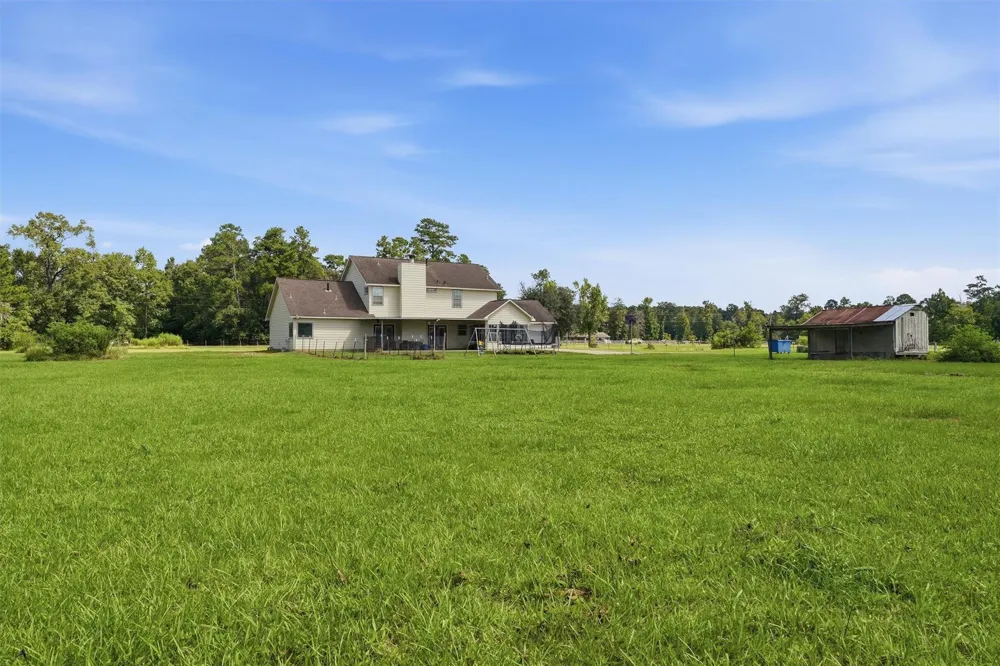 874 County Road 2222 Cleveland, TX 77327