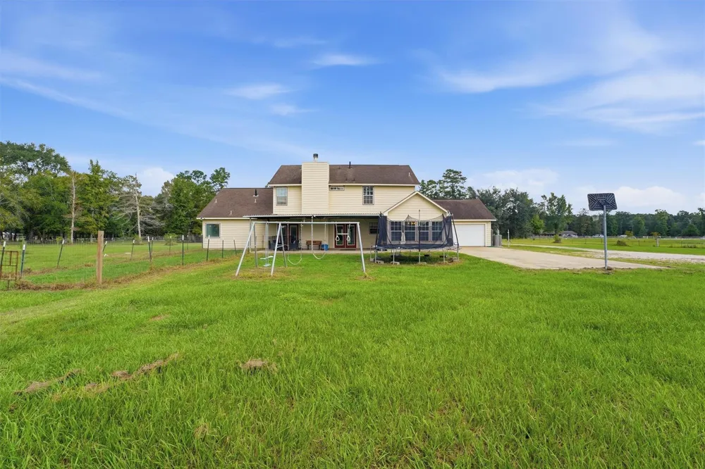 874 County Road 2222 Cleveland, TX 77327