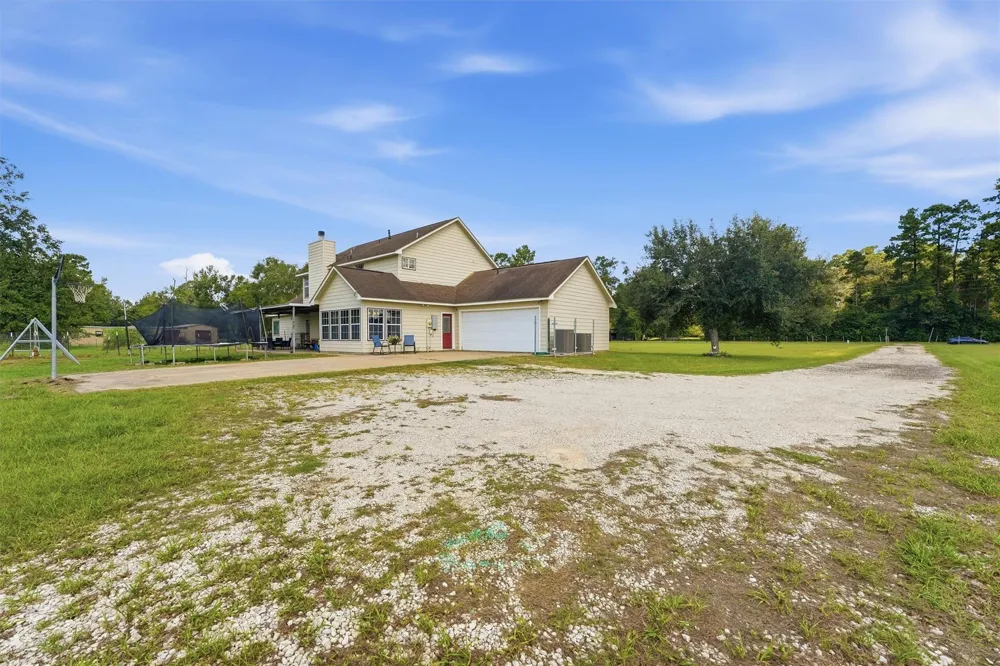874 County Road 2222 Cleveland, TX 77327