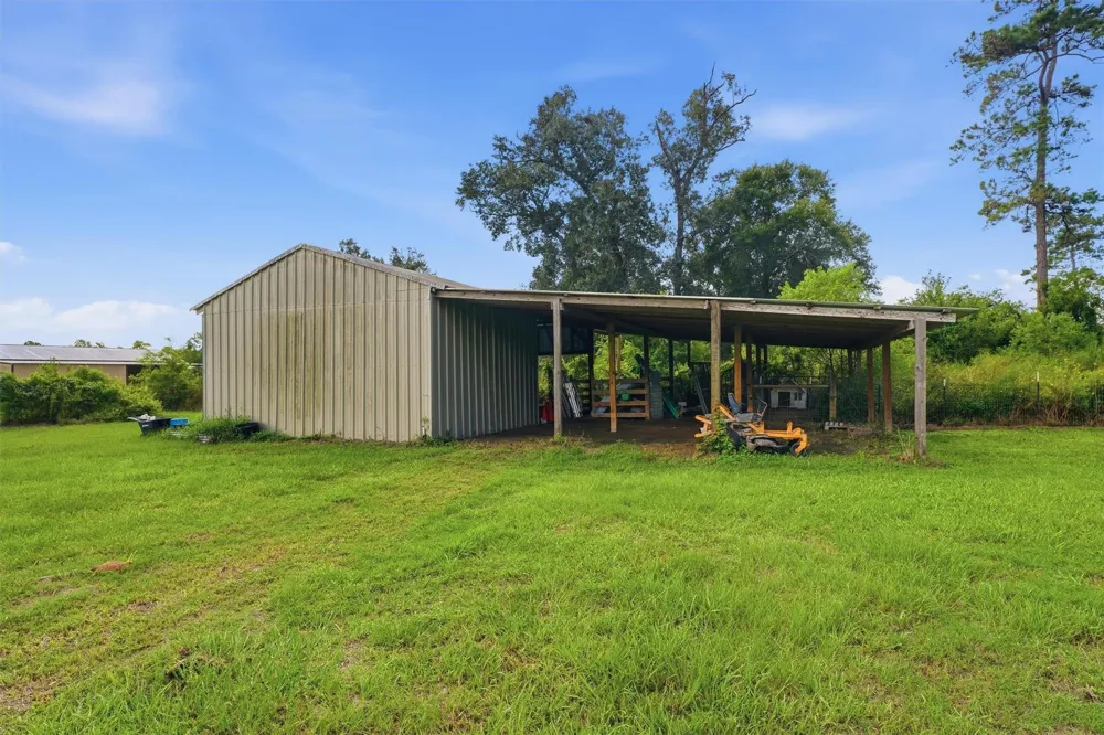 874 County Road 2222 Cleveland, TX 77327
