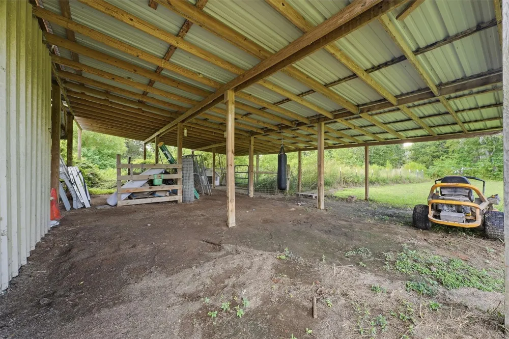 874 County Road 2222 Cleveland, TX 77327