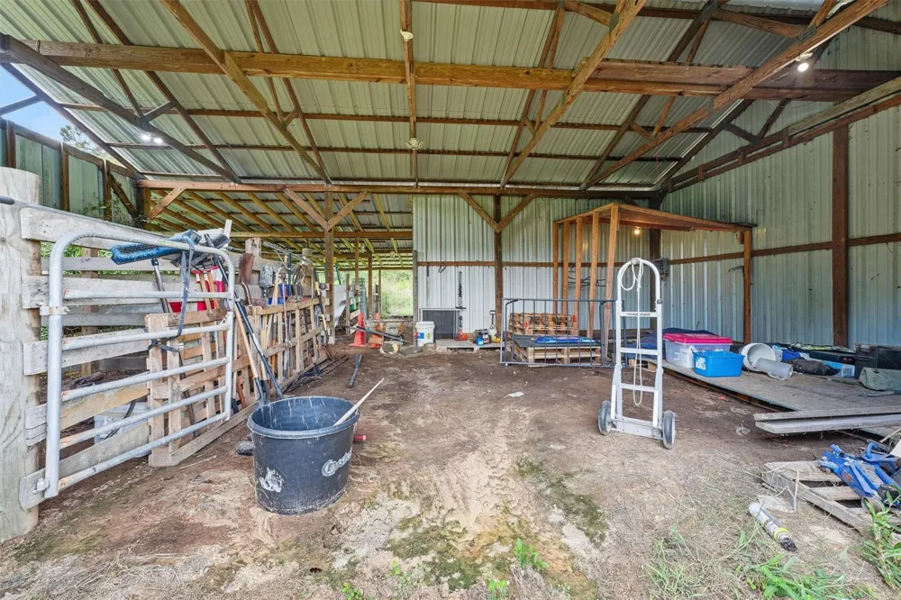 874 County Road 2222 Cleveland, TX 77327