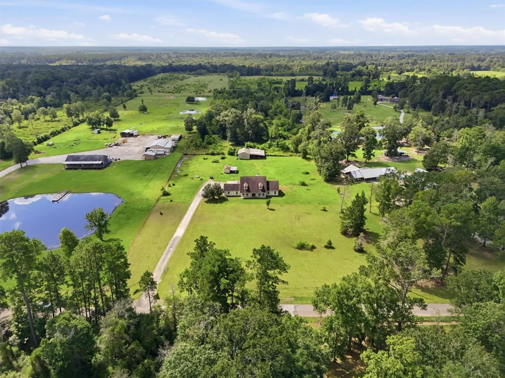 874 County Road 2222 Cleveland, TX 77327