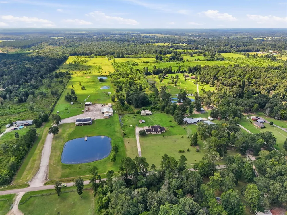 874 County Road 2222 Cleveland, TX 77327