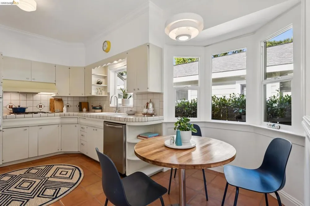 362 50Th St Oakland, CA 94609