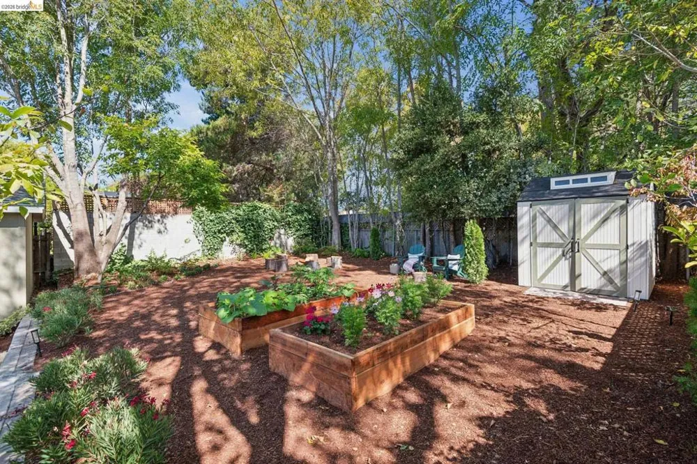 362 50Th St Oakland, CA 94609