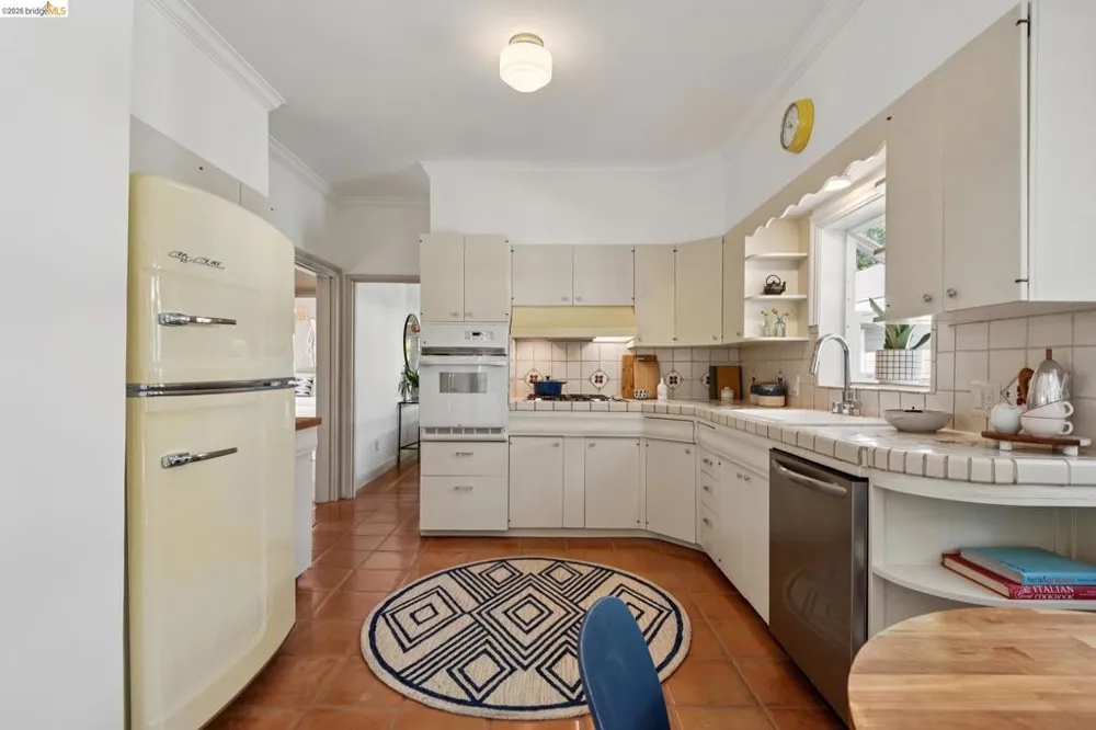 362 50Th St Oakland, CA 94609