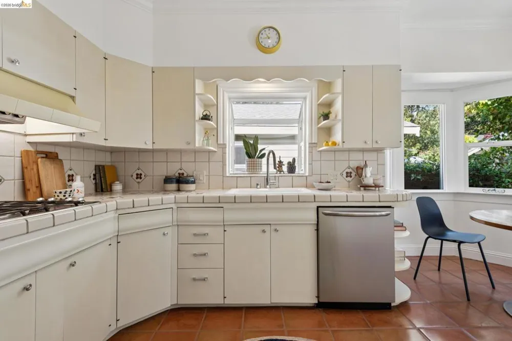 362 50Th St Oakland, CA 94609