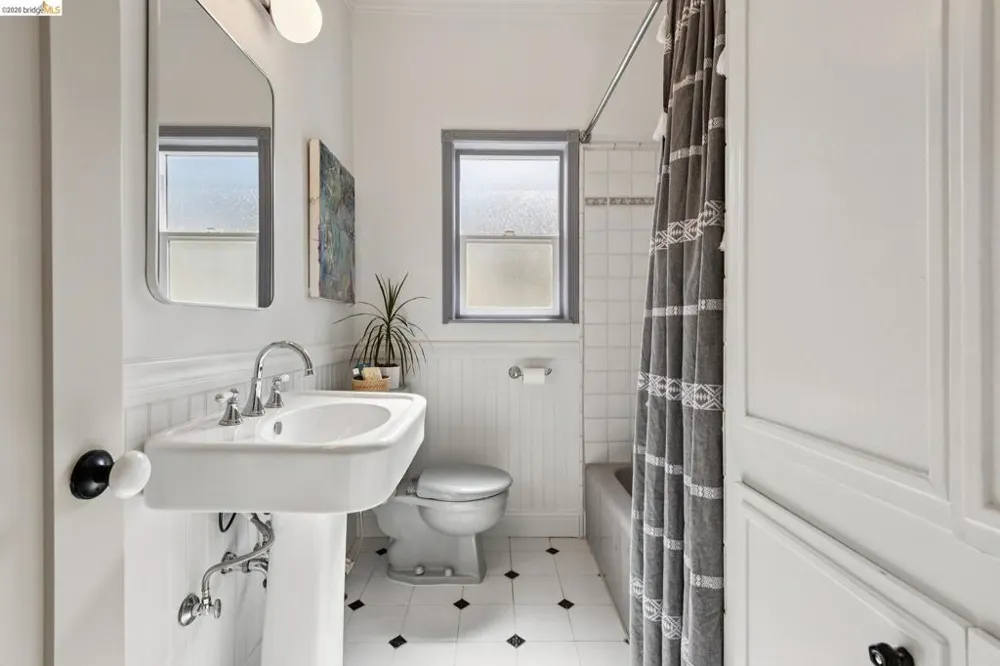 362 50Th St Oakland, CA 94609