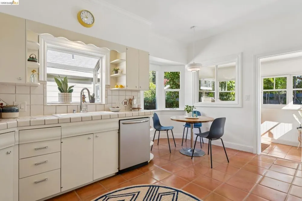 362 50Th St Oakland, CA 94609
