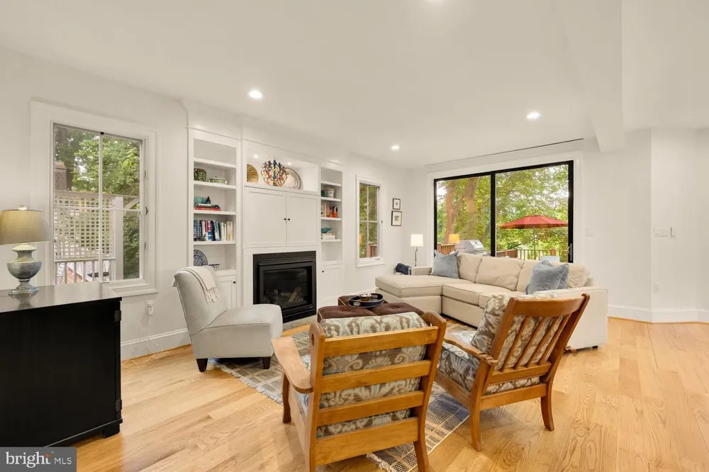 6512 RIDGE DRIVE Bethesda, MD 20816