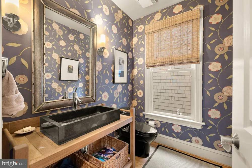 6512 RIDGE DRIVE Bethesda, MD 20816