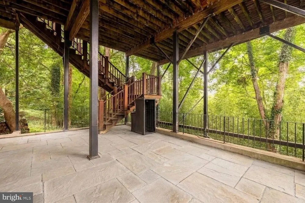 6512 RIDGE DRIVE Bethesda, MD 20816
