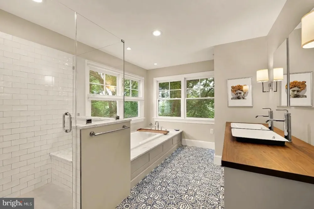 6512 RIDGE DRIVE Bethesda, MD 20816