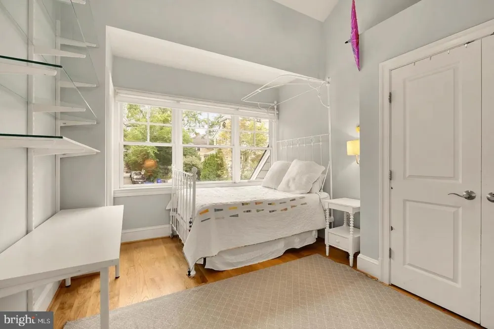 6512 RIDGE DRIVE Bethesda, MD 20816