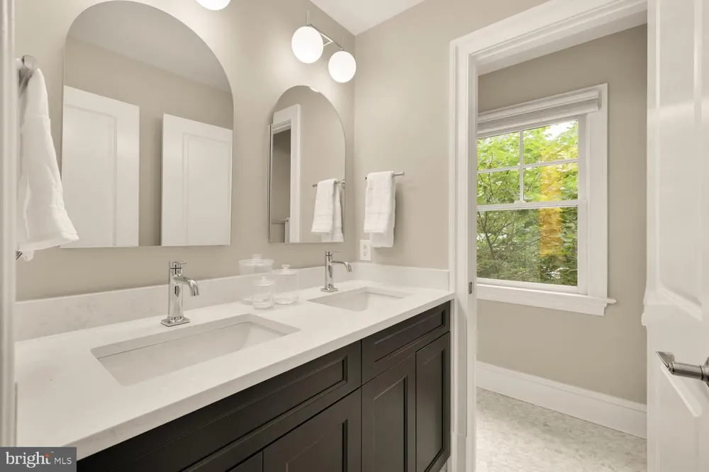 6512 RIDGE DRIVE Bethesda, MD 20816