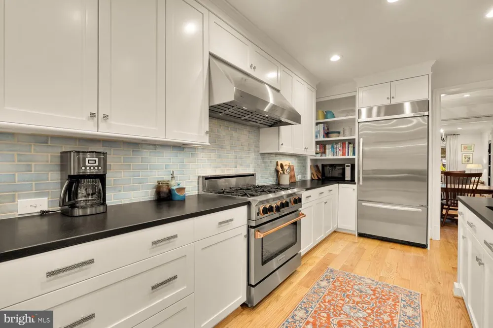 6512 RIDGE DRIVE Bethesda, MD 20816