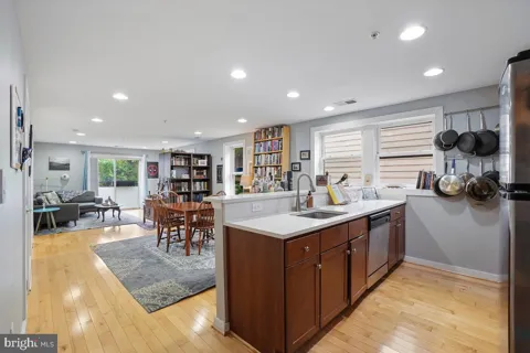732 LAMONT STREET NW #203