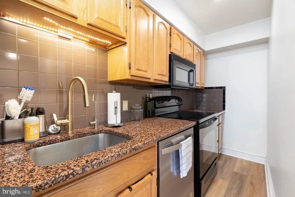 558 16TH STREET #3 Philadelphia, PA 19130