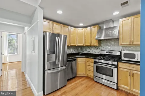 1437 SPRING ROAD NW #21