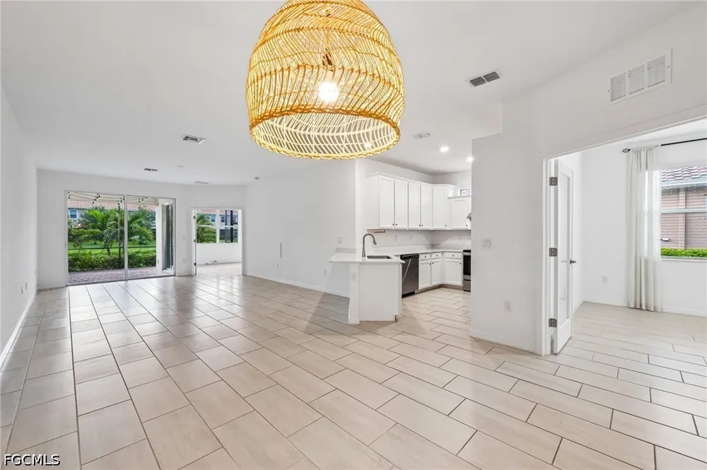 Vine Avenue Naples, FL 34120