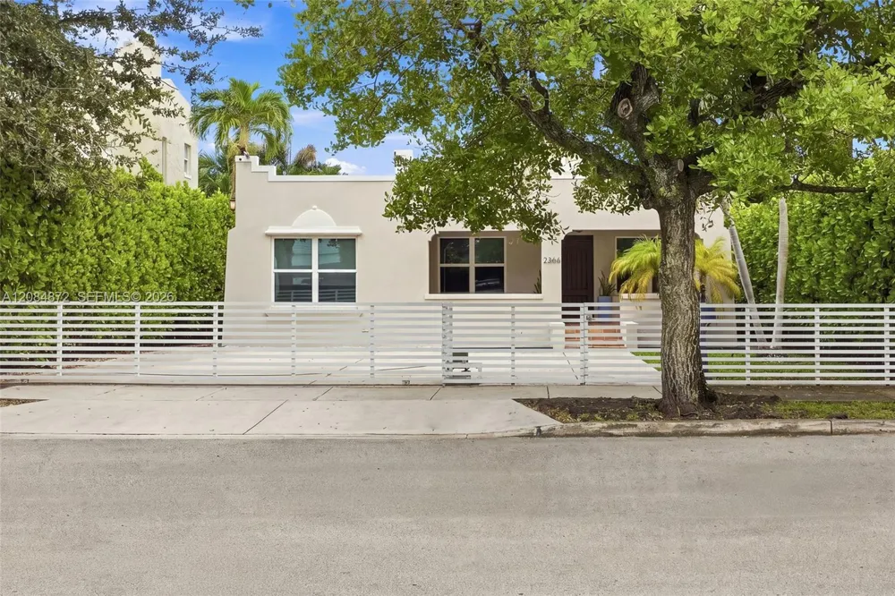 2366 SW 10th st Miami, FL 33135