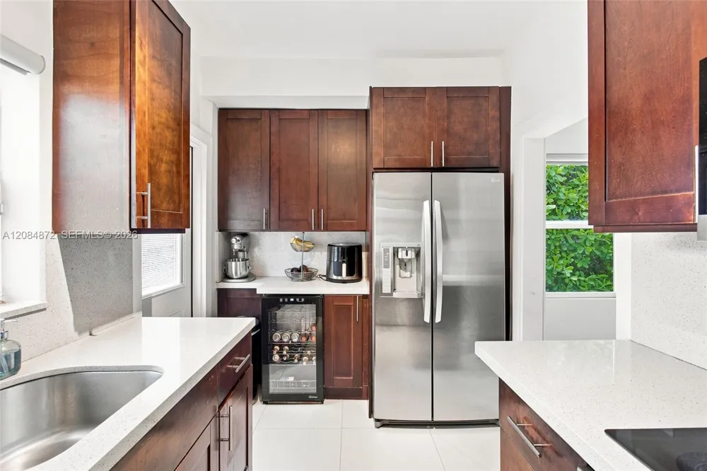 2366 SW 10th st Miami, FL 33135