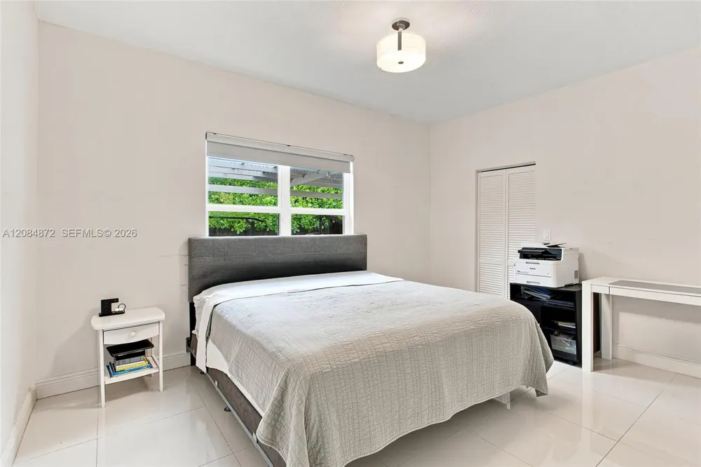 2366 SW 10th st Miami, FL 33135