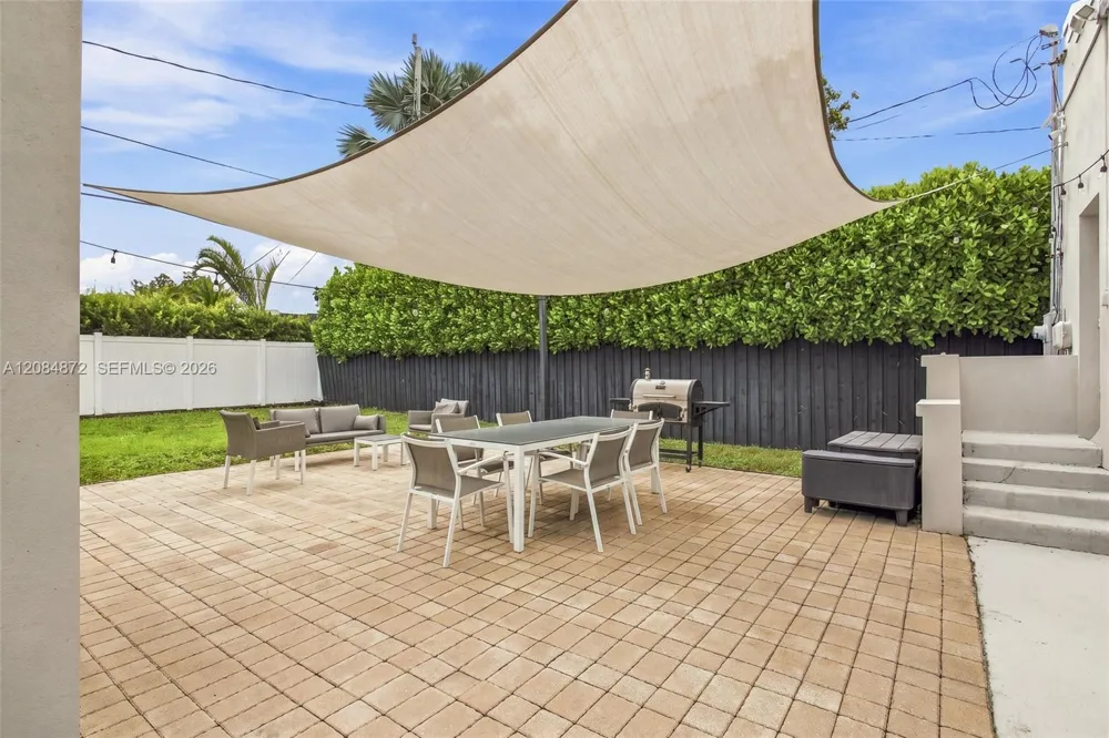 2366 SW 10th st Miami, FL 33135