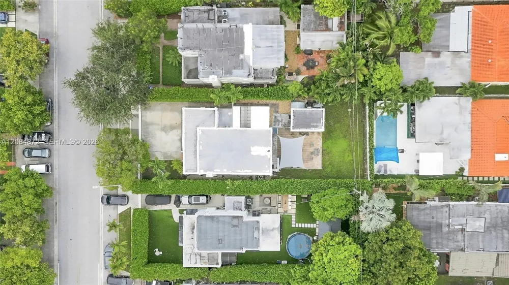 2366 SW 10th st Miami, FL 33135
