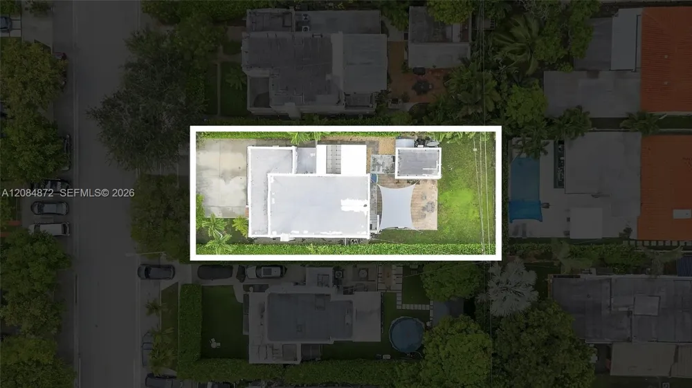 2366 SW 10th st Miami, FL 33135