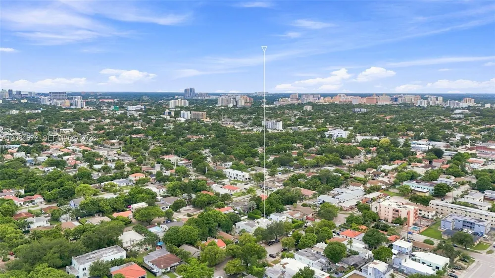 2366 SW 10th st Miami, FL 33135
