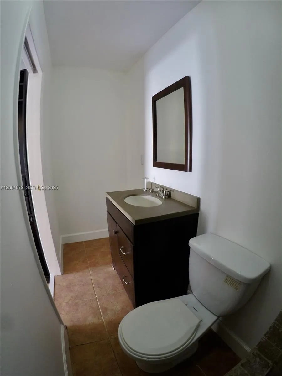 2366 SW 10th st Miami, FL 33135