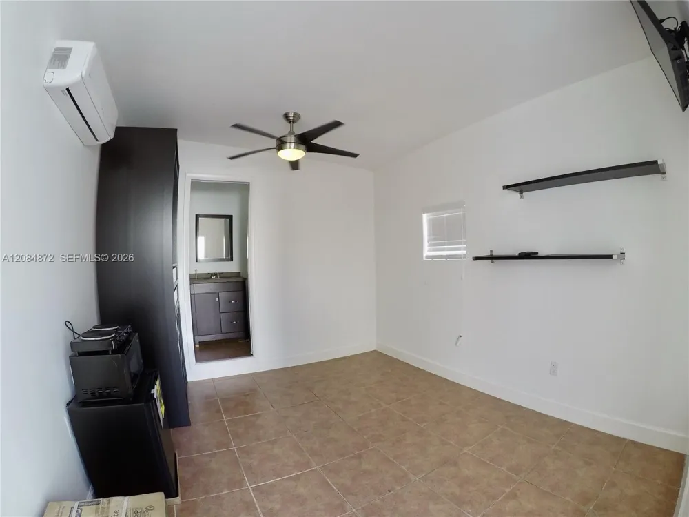 2366 SW 10th st Miami, FL 33135