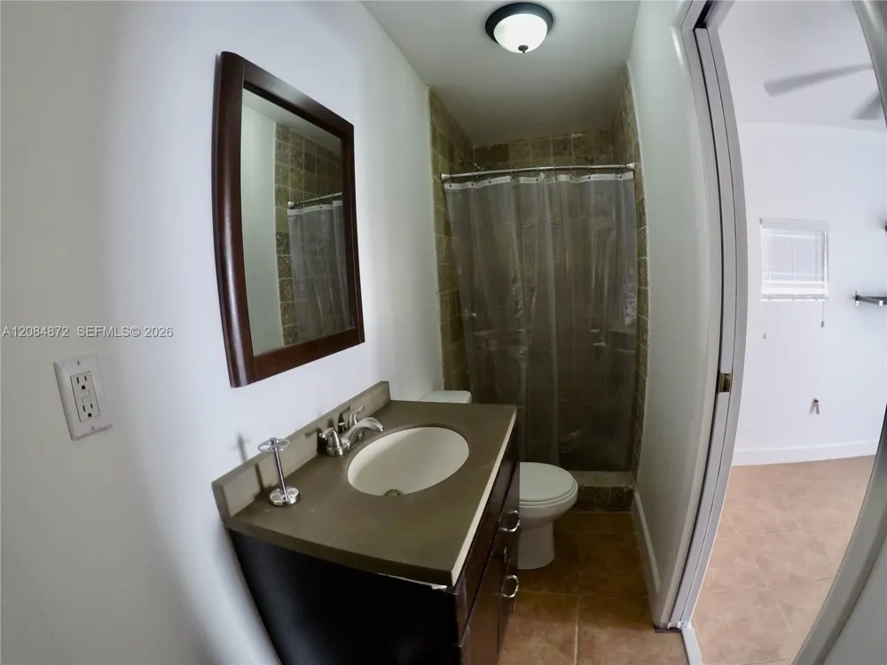 2366 SW 10th st Miami, FL 33135