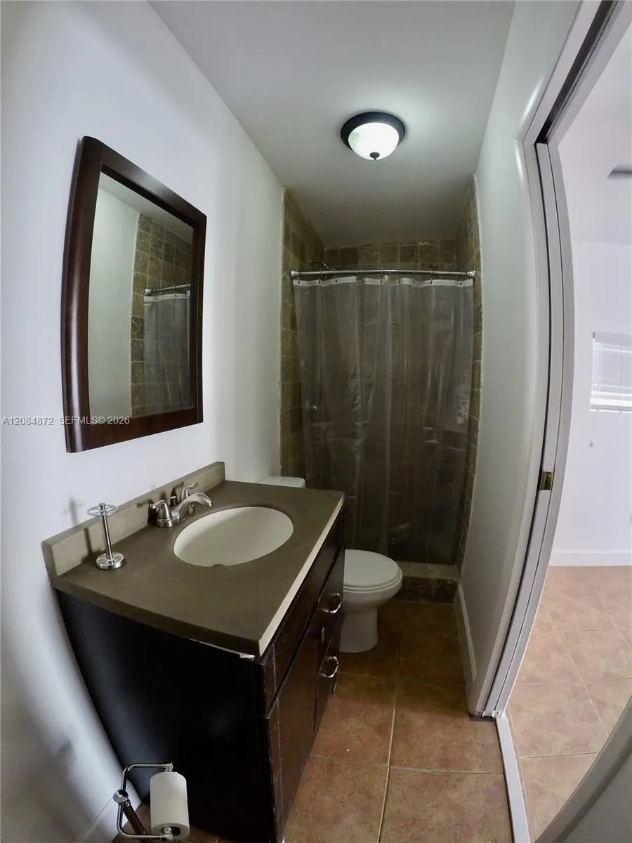 2366 SW 10th st Miami, FL 33135