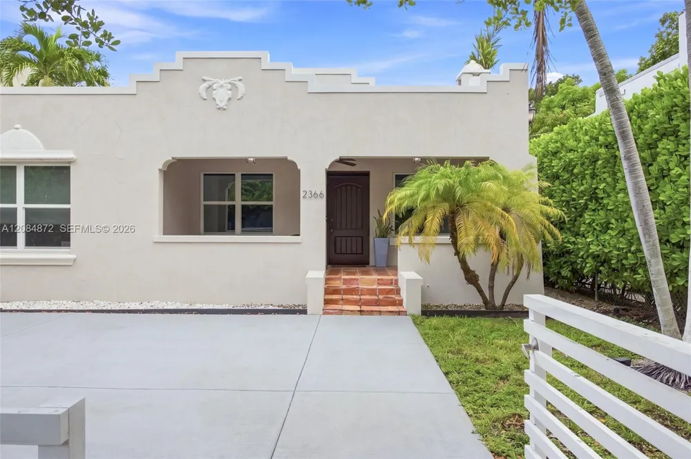2366 SW 10th st Miami, FL 33135