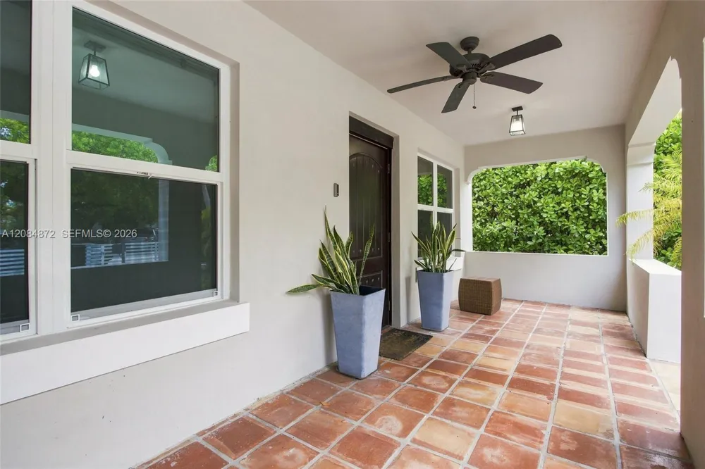 2366 SW 10th st Miami, FL 33135