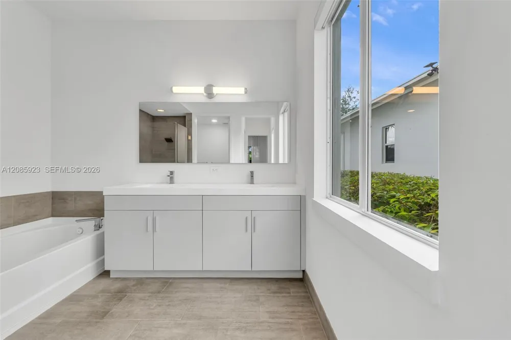15071 SW 176th St Miami, FL 33187