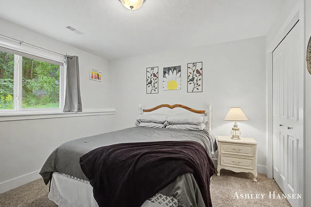 163 Dogwood Drive NE Rockford, MI 49341